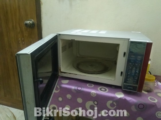 Microwave Oven